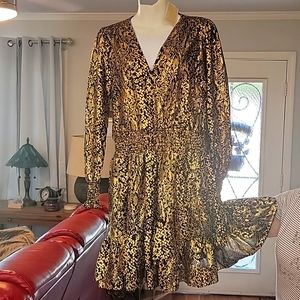 New with tags Michael kors gold and black ruffled dress elastic cuff